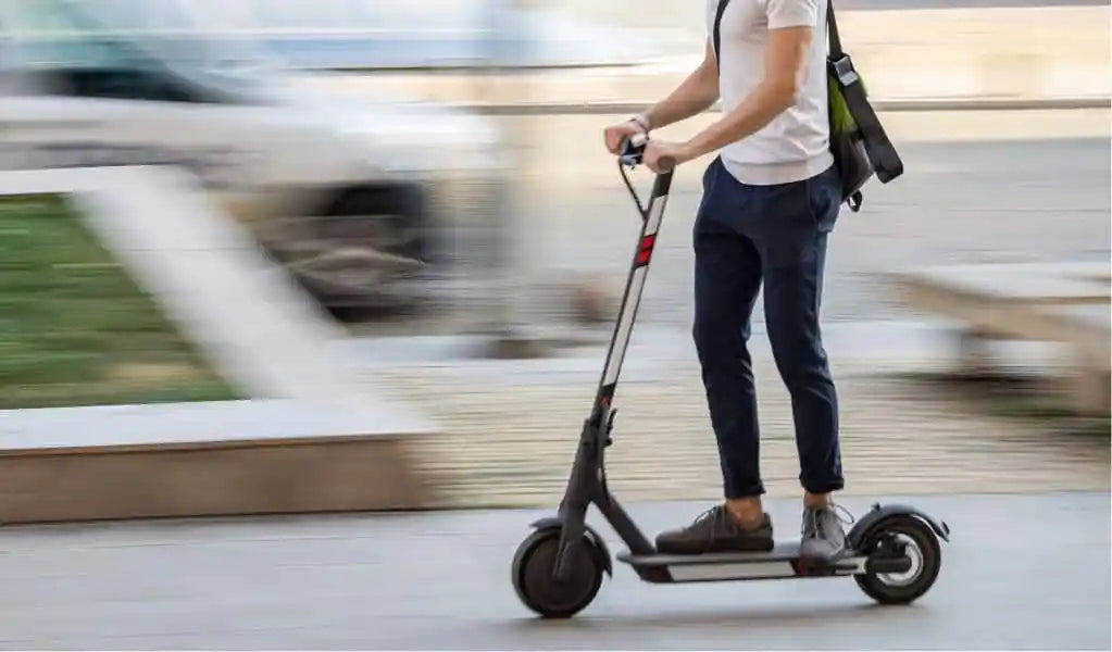 cuanto correo un patinete electrico