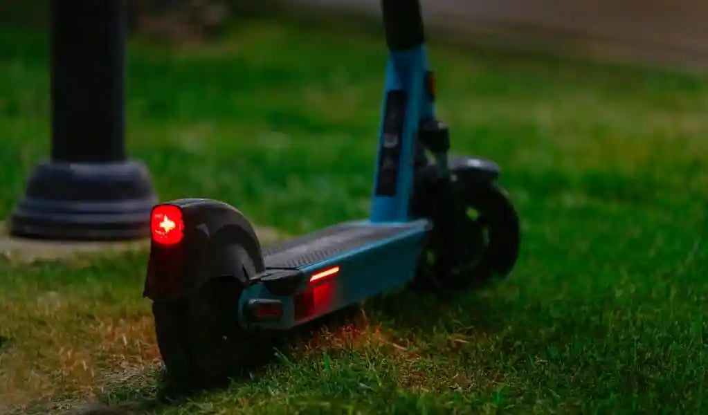 ¿Son obligatorios los intermitentes en patinetes eléctricos?