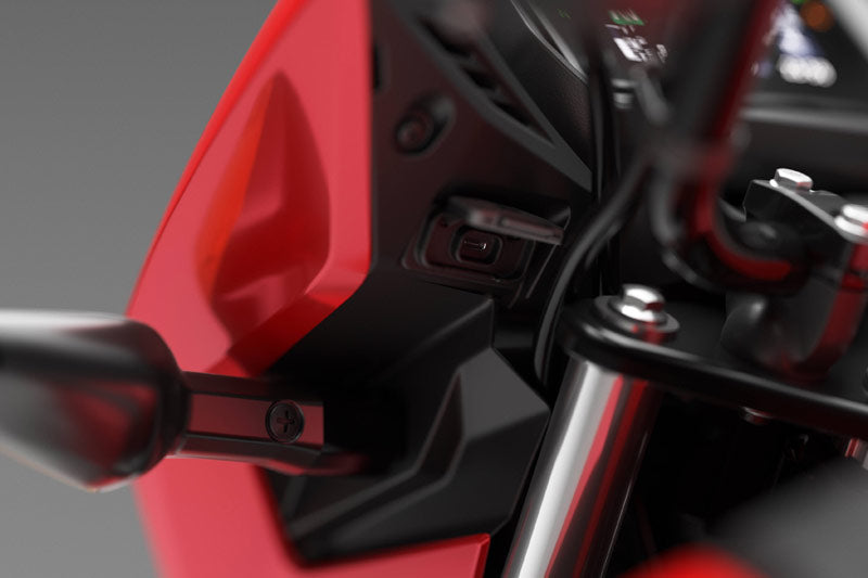Honda CB125F detalle horquilla y chasis