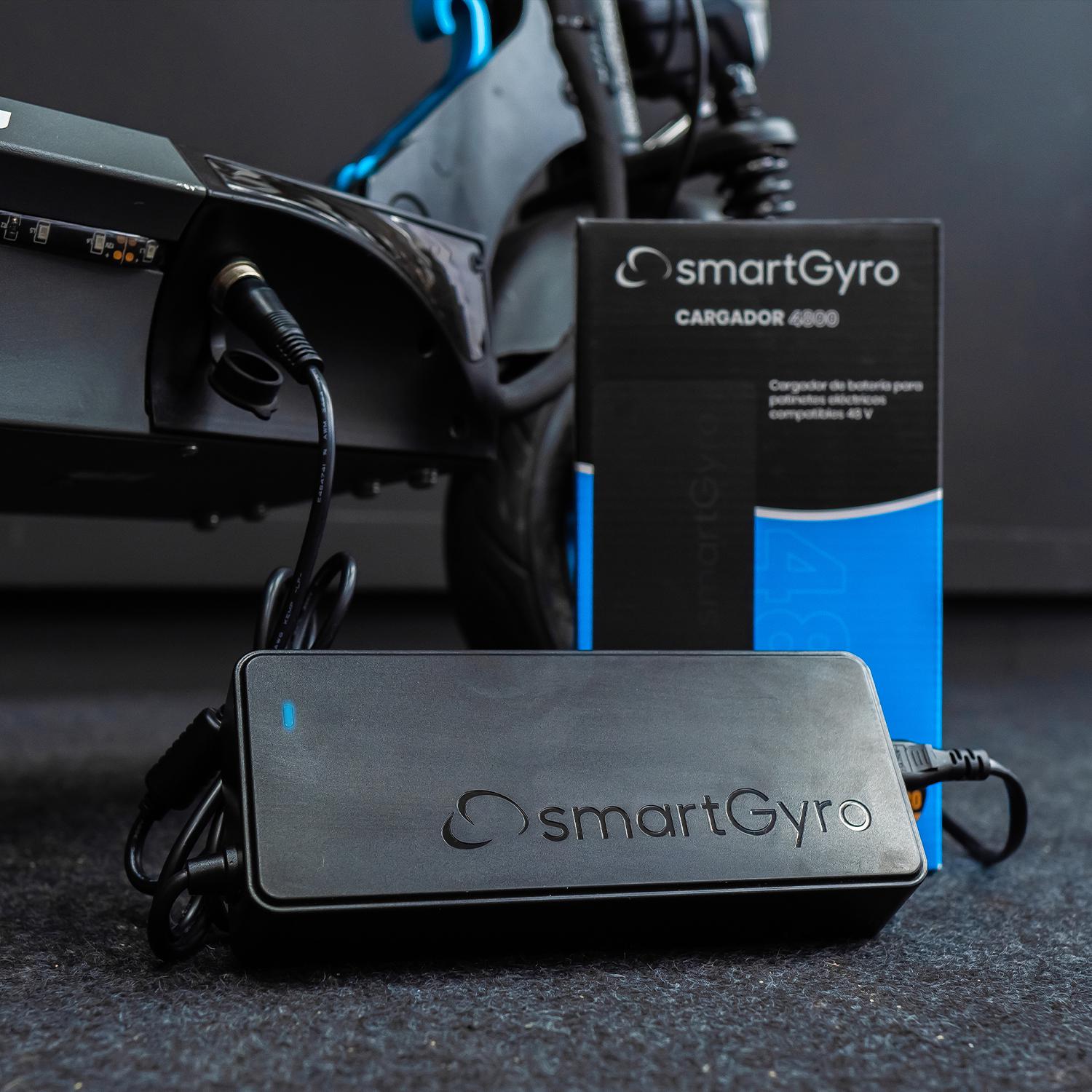 SMARTGYRO CARGADOR 4800 PARA PATINES DE 48V