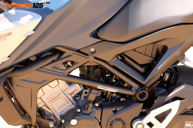 Honda CB125R detalle bastidor multitubular