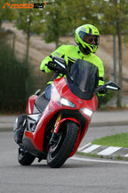 Wottan STORM-R+ perfil lateral scooter deportivo 125cc