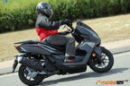 Wottan STORM-X vista tres cuartos en movimiento