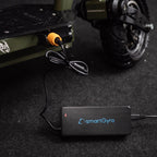 SMARTGYRO CARGADOR 5200 RAPTOR DE 52V (solo modelo antiguo de 52V)