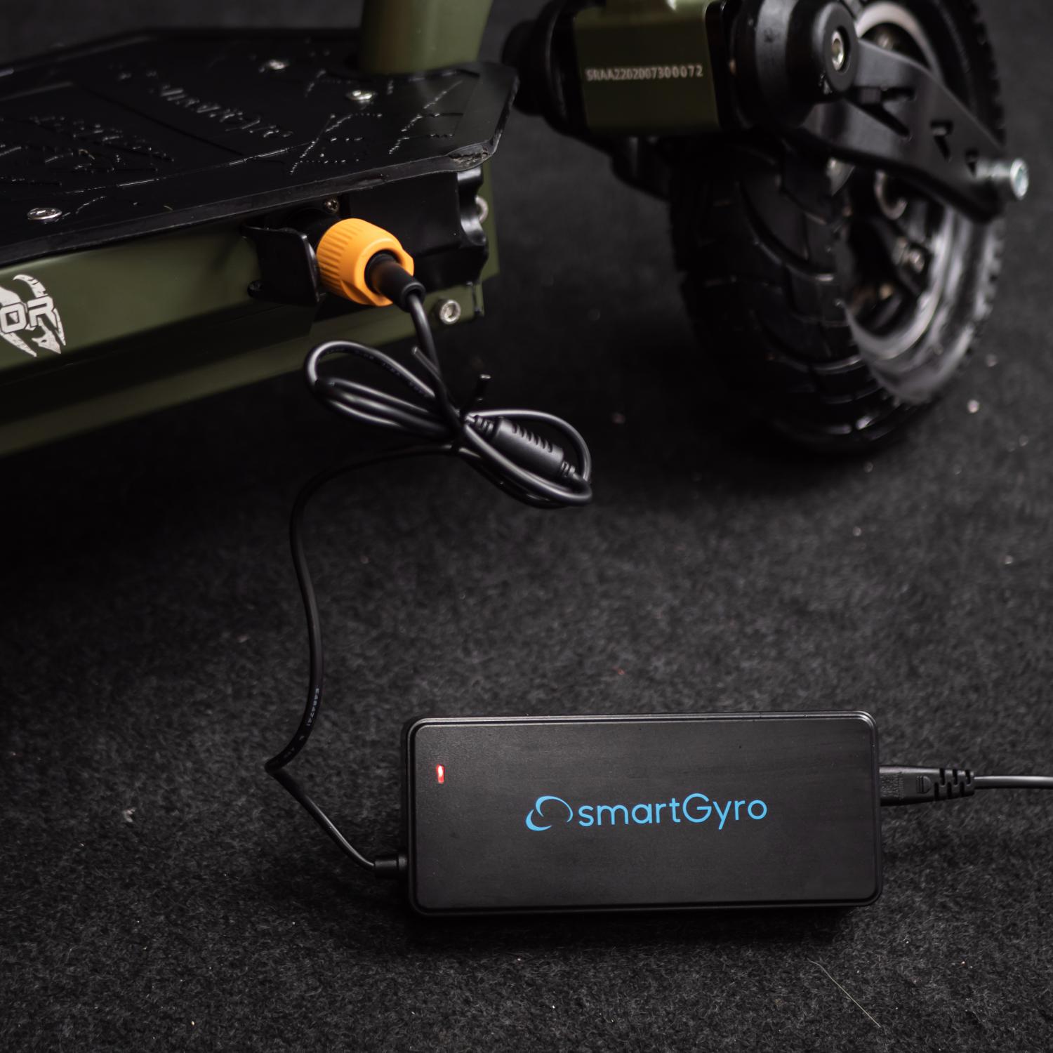 SMARTGYRO CARGADOR 5200 RAPTOR DE 52V (solo modelo antiguo de 52V)