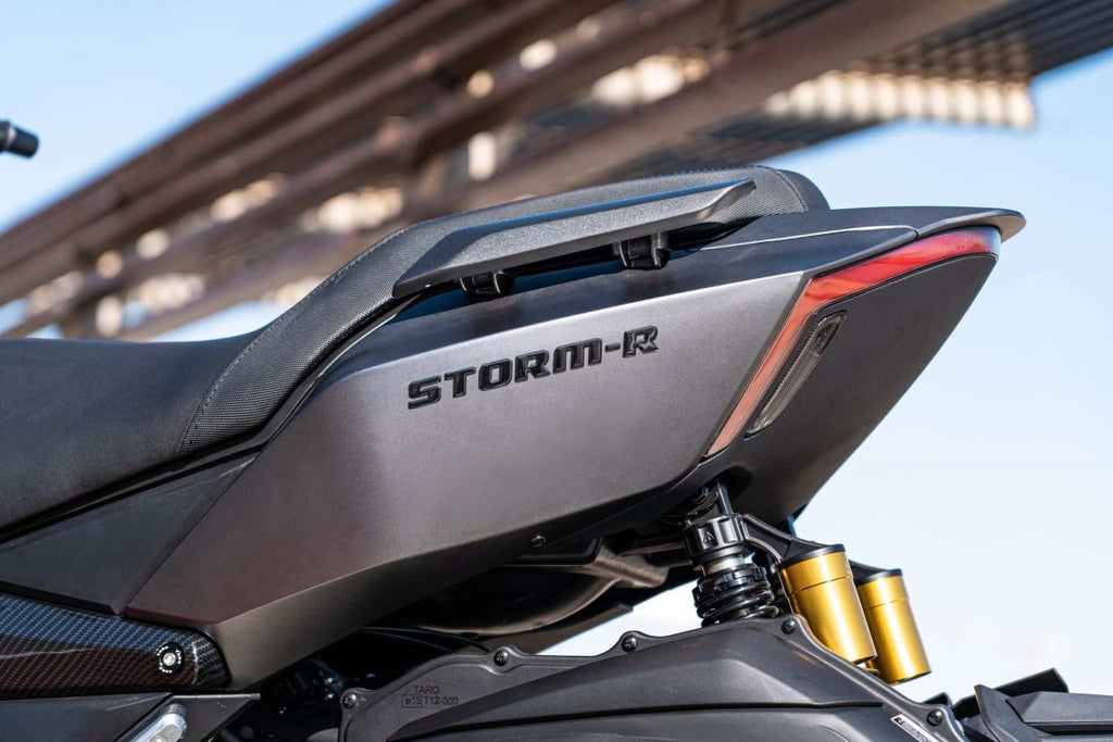Wottan STORM-R 300 perfil trasero maxi scooter